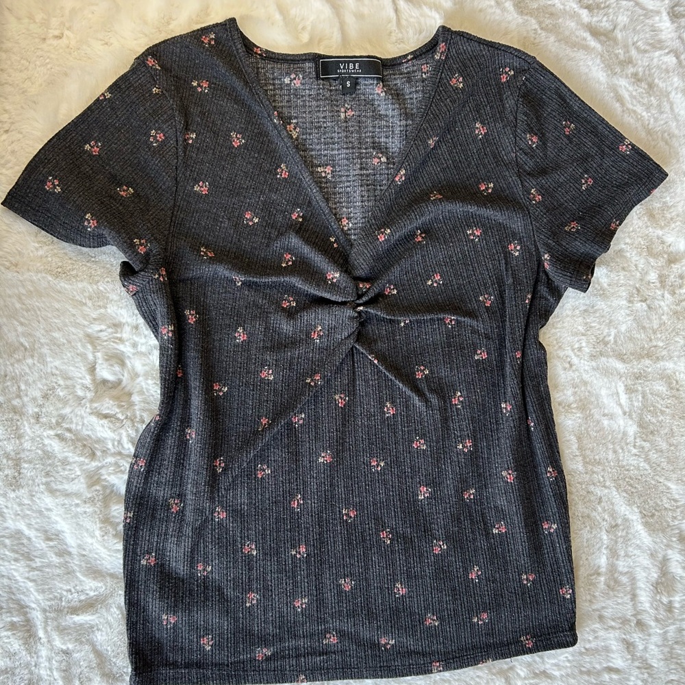 Vibe Charcoal Floral Short Sleeve Tee